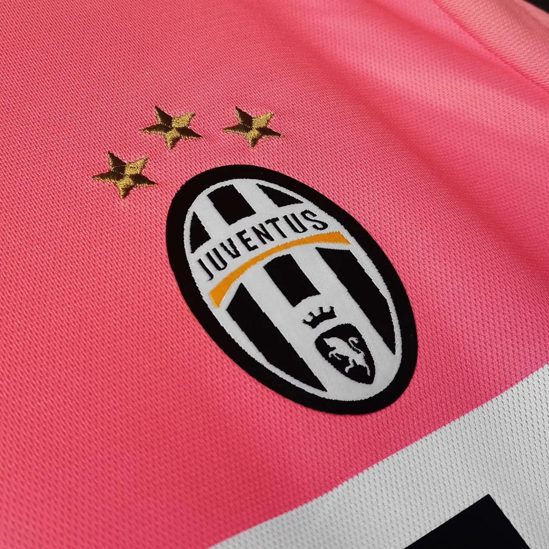 Juventus Away Retro Shirt 2015/16 - Long Sleeve