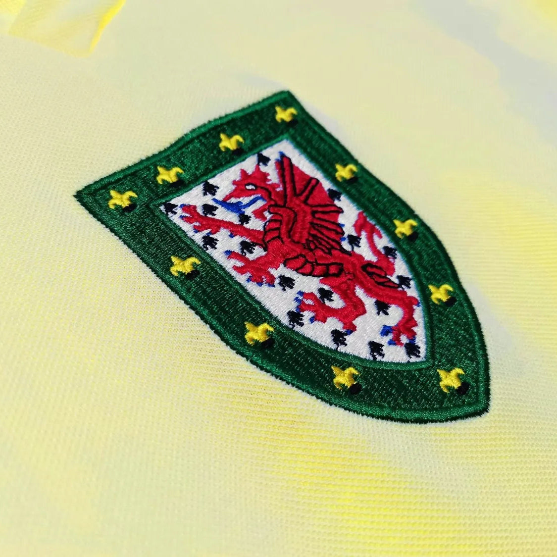 Wales 1976/79 Away Retro Shirt – Men