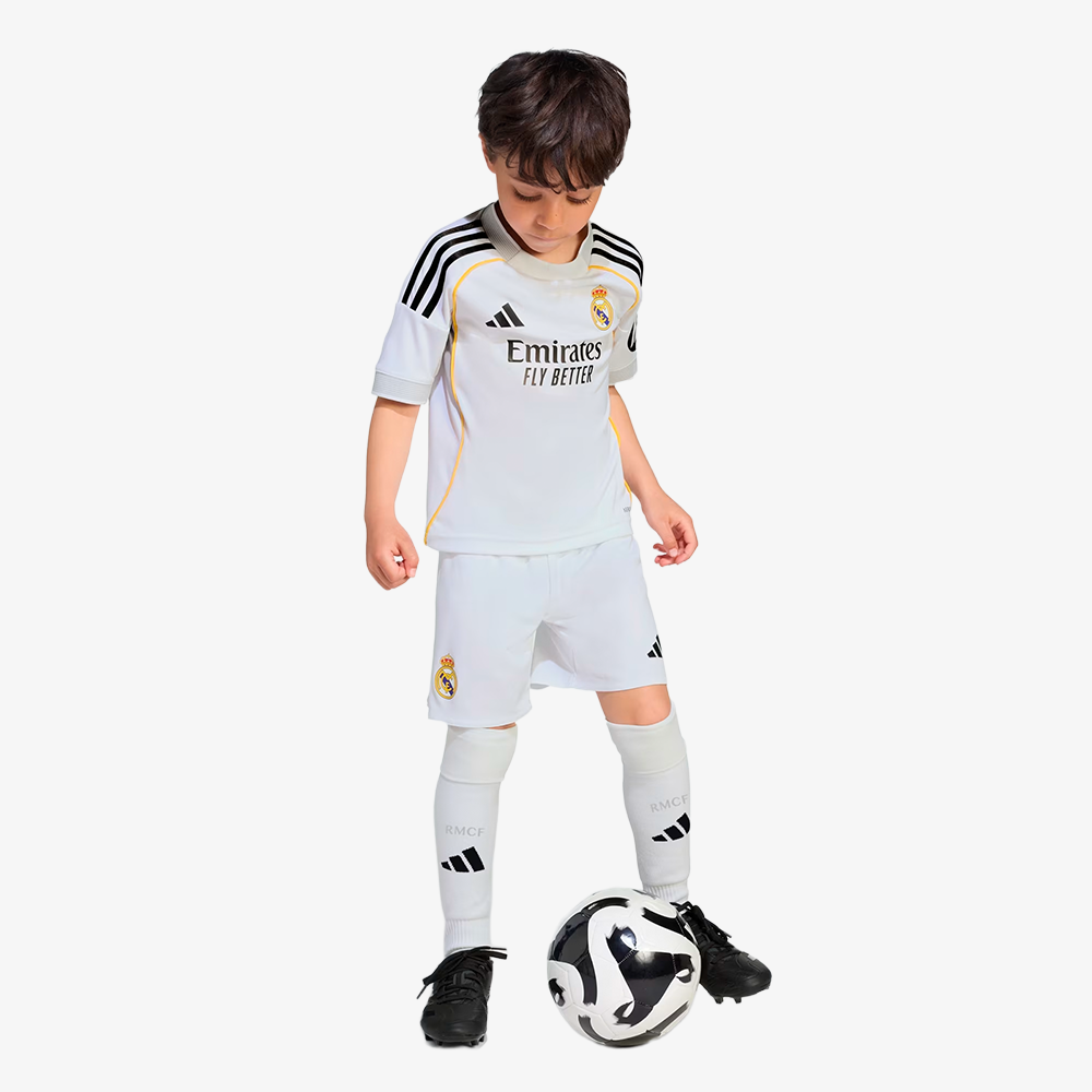 Conjunto Niños Real Madrid Primeira Equipación 2025/26
