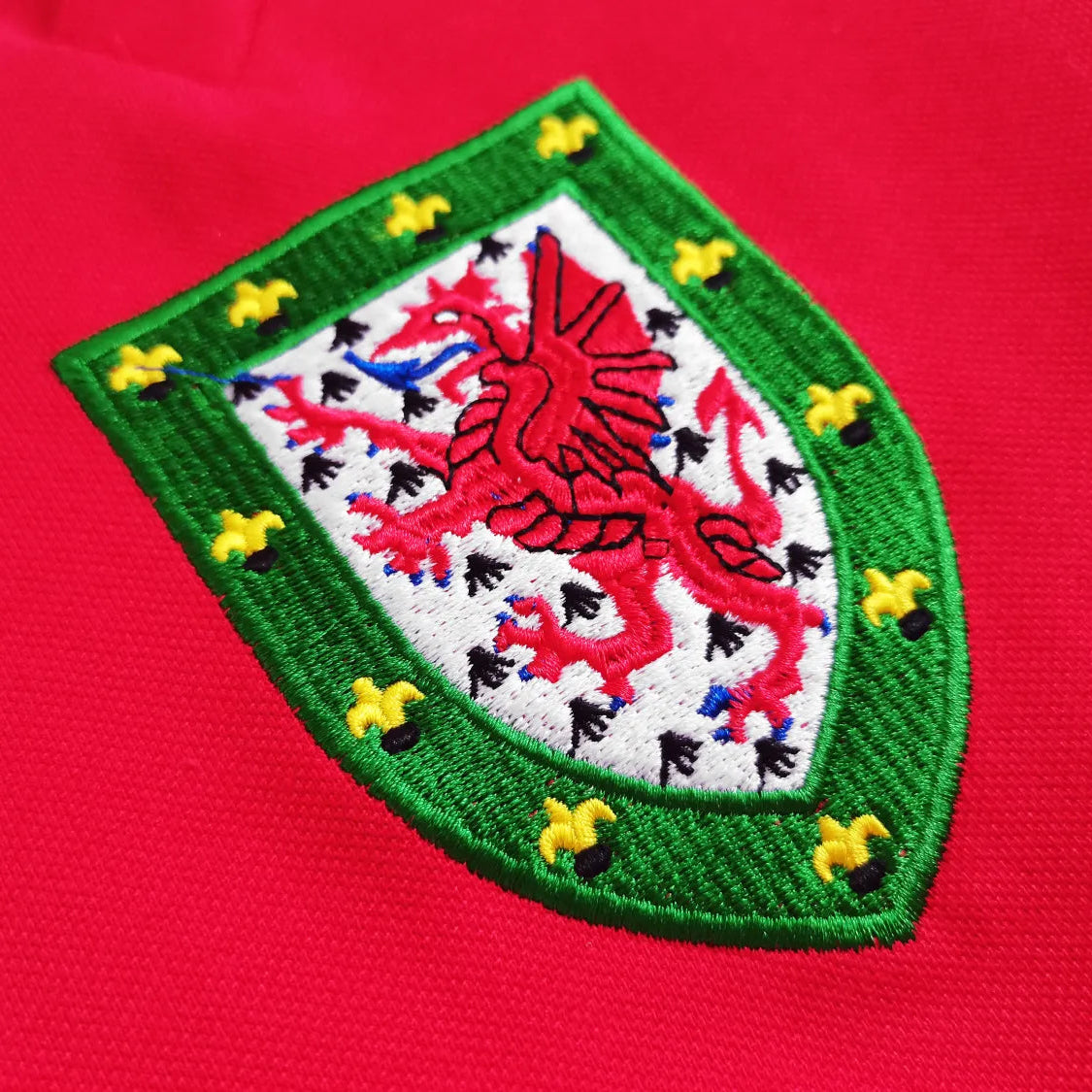 Wales 1976/79 Home Retro Shirt – Men