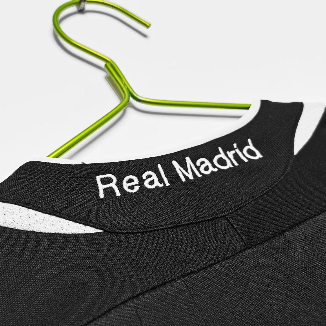 Maillot rétro extérieur Real Madrid 2006/07 - Manches longues