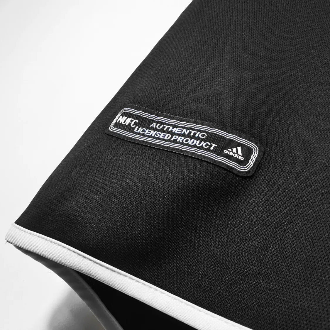 Newcastle United Away Retro Shirt 2000/01 - Men's