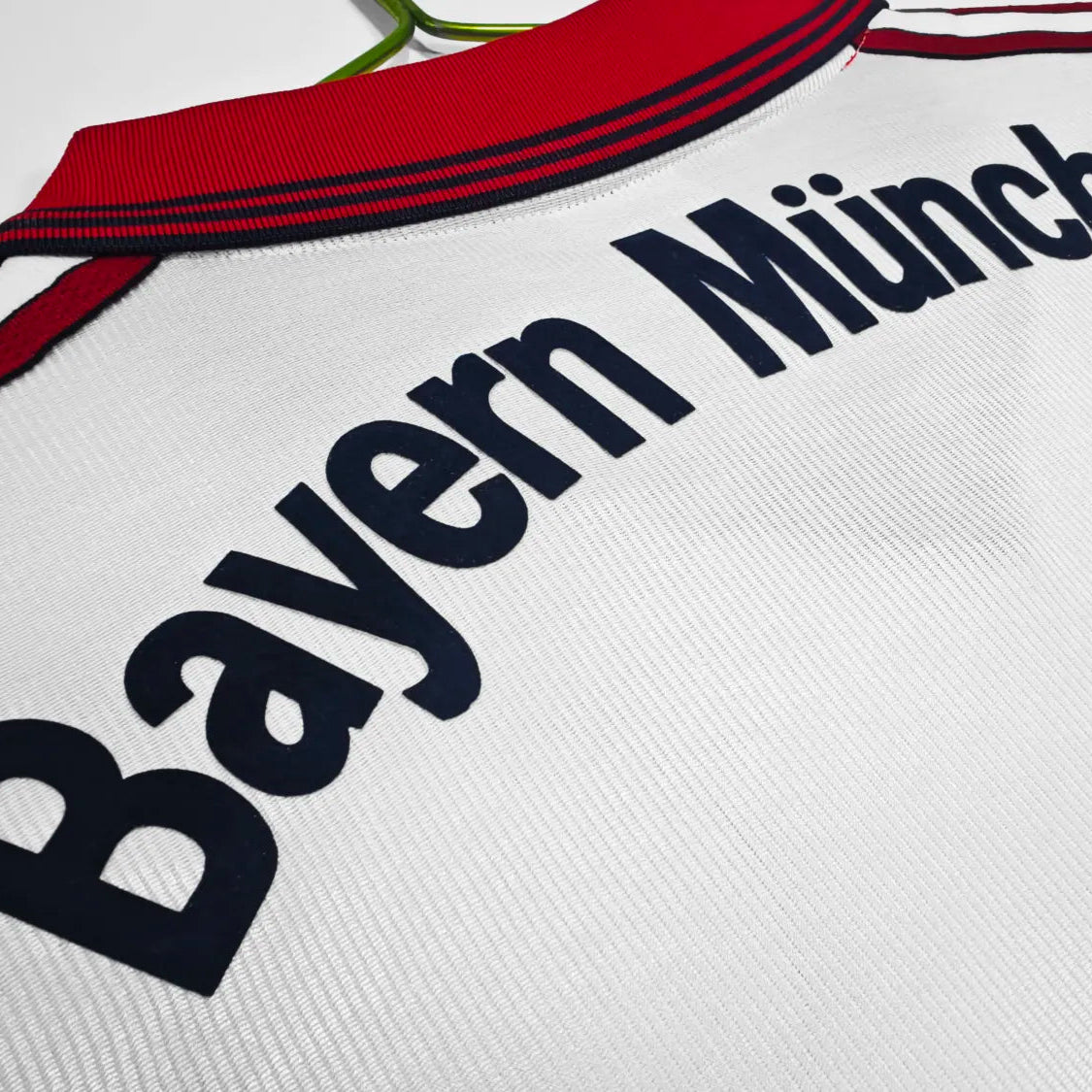 Bayern Munich Away Retro Shirt 1998/00 - Men's
