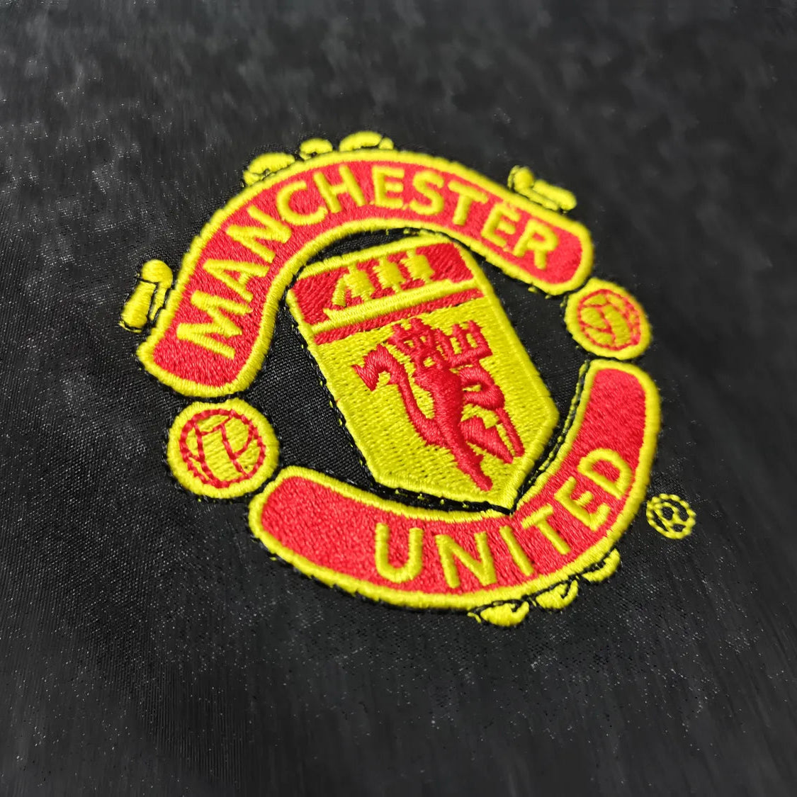 Manchester United Away Retro Shirt 2003/04 - Men's