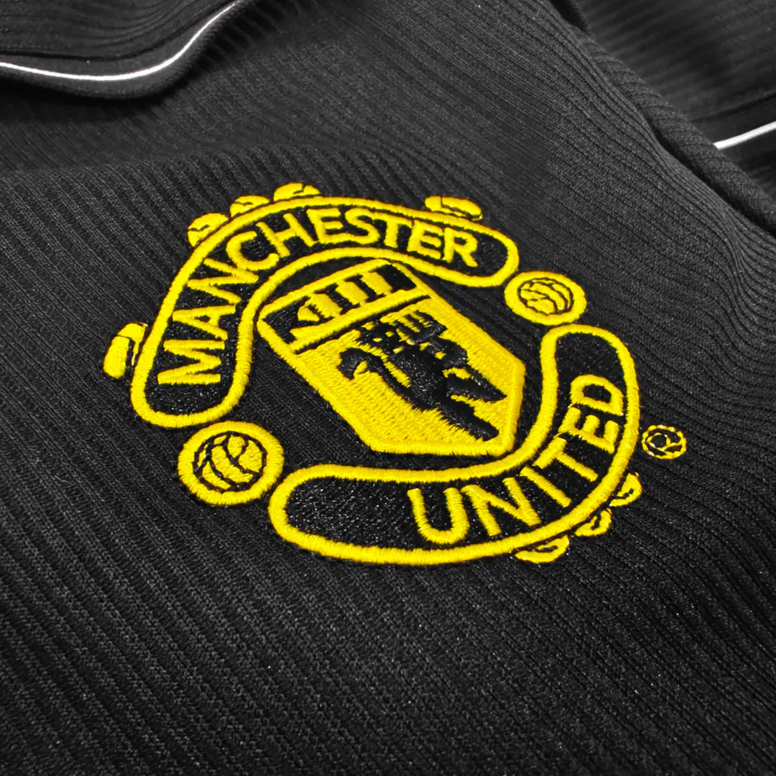 Manchester United 1998/99 Third Retro Shirt - Men