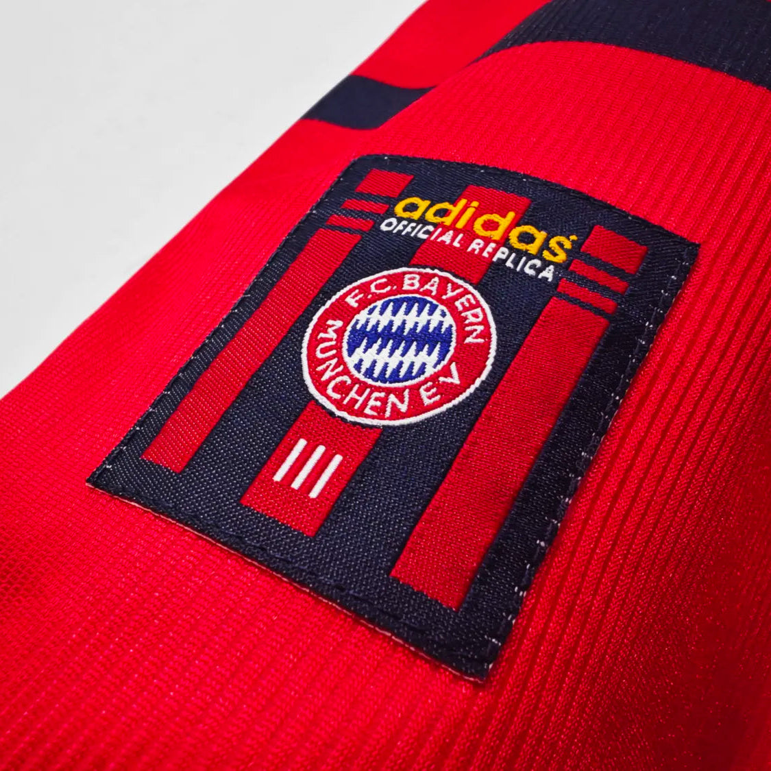 Bayern Munich Away Retro Shirt 1998/00 - Men's
